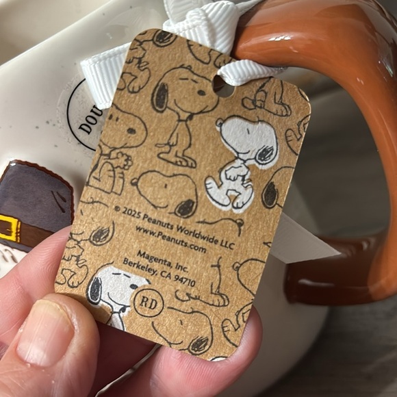 Rae Dunn NEW FOR 2025 Peanuts Snoopy SHARE GRATITUDE PUMPKIN PIE PILGRIM MUG - Picture 8 of 9